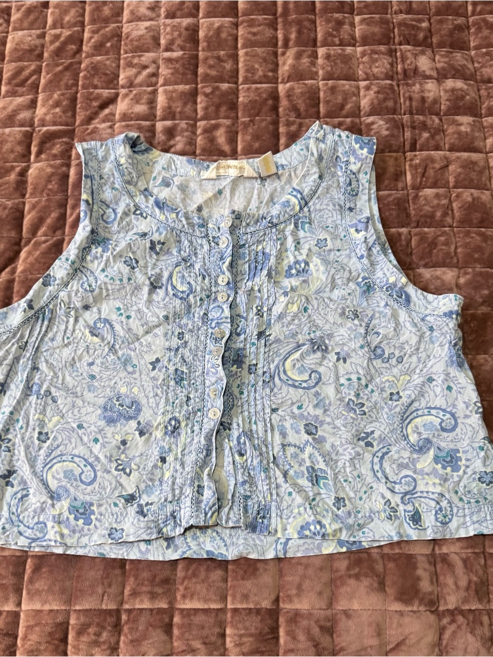 Victoria’s Secret Country Blue Paisley Sleeveless Pintuck Top Size M